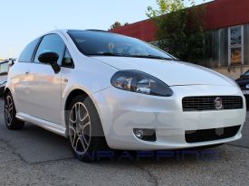 Fiat Grande Punto autófóliázás: Avery pearl white cb1610002 autó fóliával 01